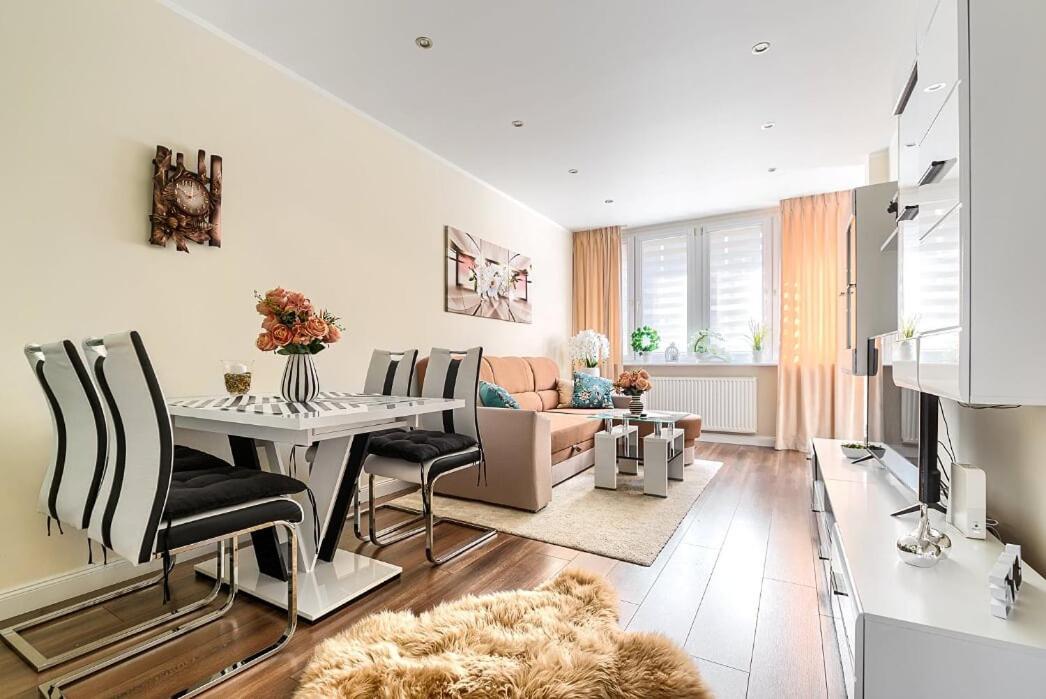 Апартаменти Flower Apartament City Center Щецин Екстер'єр фото