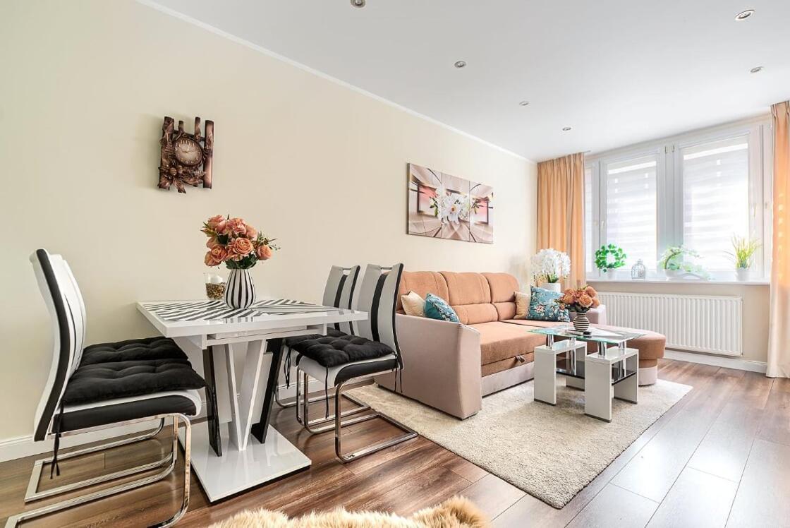 Апартаменти Flower Apartament City Center Щецин Екстер'єр фото